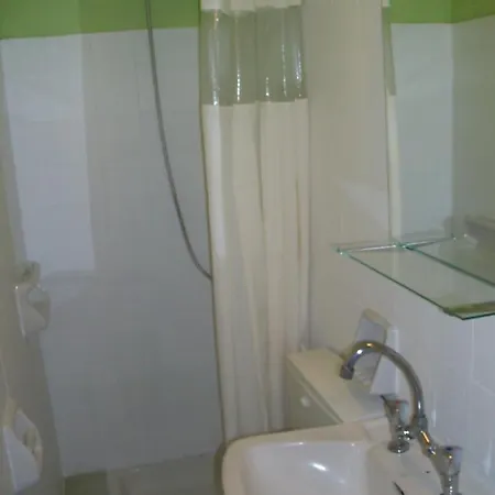 Maria's Otel Agios Georgios (Corfu)